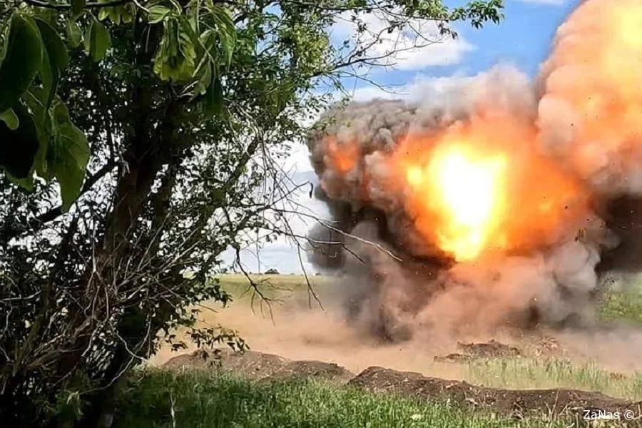 Реактивная артиллерия ВС РФ закрыла туалет для солдата ВСУ (видео)