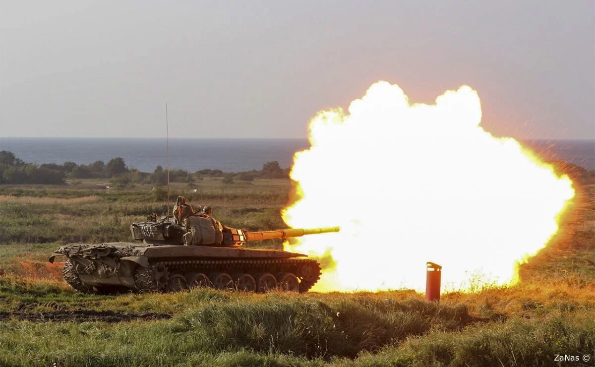 Пикап нацбата украинских военных нарвался на танки группировки "О" ("Отважные")