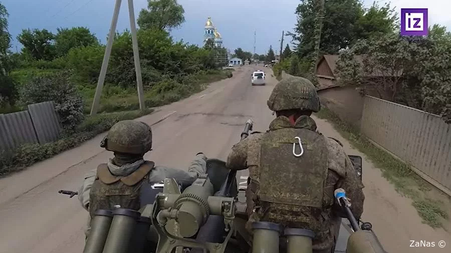 Саперы Западного военного округа занимаются разминированием в Харьковской области видео