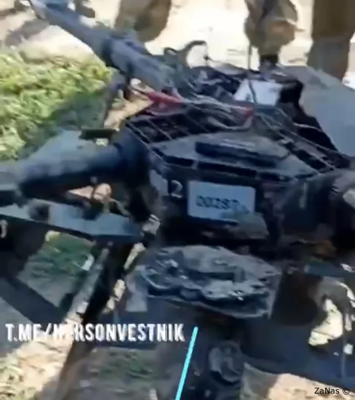 Военнослужащие группировки «Днепр» посадили украинский квадрокоптер "Баба Яга"